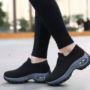 여성 블랙 에어굽 니트 슬립온 심플 스니커즈 워킹화 EbM7+5Ovg