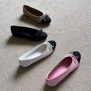 로퍼 앞코 배색 트위드 플랫 슈즈 여성 단화