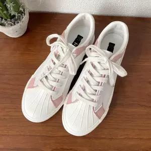 여성 흰색 캐주얼 슬립온 슈즈 스포츠 베이직 여학생 워킹화 봄가을 원픽1