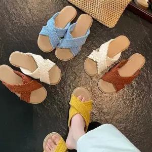 플랫 양가죽 샌들 슬림핏 비치 여자신발 스트랩 위에 슬리퍼 바캉스룩 원템5