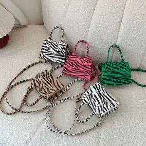 스퀘어백 미니백 스윗한 질감의 여자가방 원템5