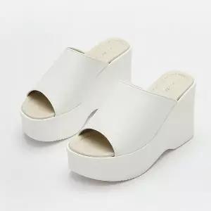 [아리앤]국산 화이트 웨지 슬리퍼힐 9.5cm