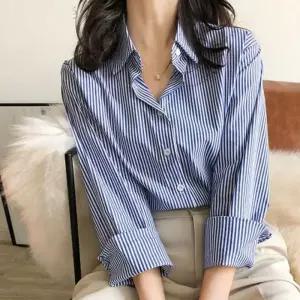 여자 스트라이프 클래식 남방 카라 셔츠 잔줄무늬