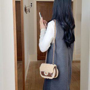 여성 겨울 귀여운 뽀글이 인조 양털 미니 크로스백 데이트룩