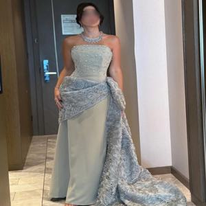 맞춤형 현대적인 스타일 절묘한 Charmeuse 라인스톤 셔링 스트레이트 Strapless Long Dresses 맞춤형 행사 드레스 매칭