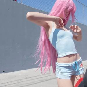 유럽과 미국 크로스보더 2024 신상 여름 섹시 비치 홀터넥 스트랩 베스트 반바지 투피스 여성 세트