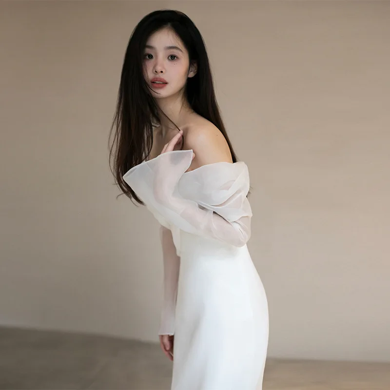 가벼운 새틴 핏 웨딩드레스 심플 엘레강스 여행 촬영 신부 의상 어깨끈 있는 작은 사이즈 정장 드레스