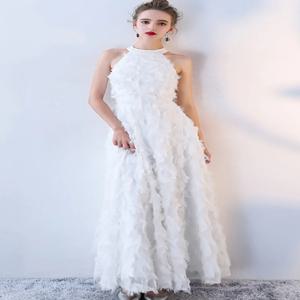 우아한 롱 이브닝 드레스, 태슬 네크라인과 깃털 장식, 생일, 성인 행사, 사회자, 하이 패션, 달콤한 스타일, 미드 웨이스트