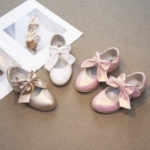 큰 나비 매듭과 소녀 가죽 신발 공주 달콤한 클래식 패션 어린이 파티 신발 결혼식을위한 흰색 부드러운 미끄럼 방지