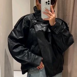 세련된 여성용 긴팔 지퍼 가짜 가죽 자켓 스탠드 칼라 코트 가을 신상 TR 브랜드 통근 스타일 루즈핏