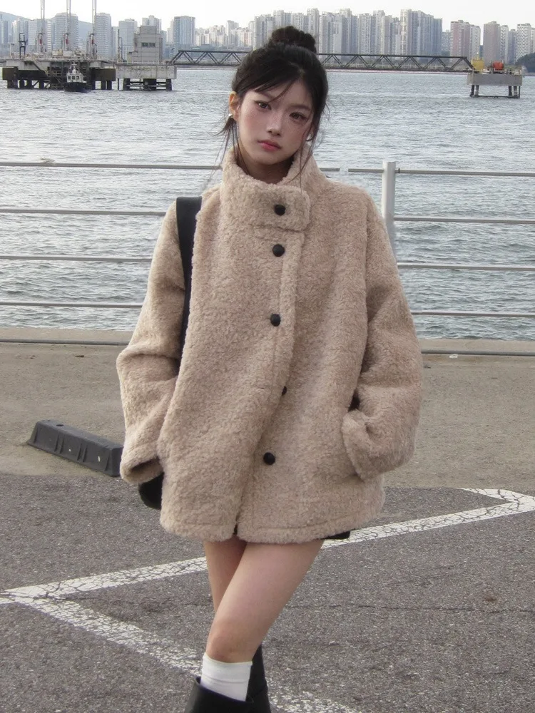 한국 스타일 부드러운 양털 자켓 여성 겨울 신상 중간 길이 루즈핏 퍼 아우터 스탠드 칼라 긴팔 출퇴근 스타일