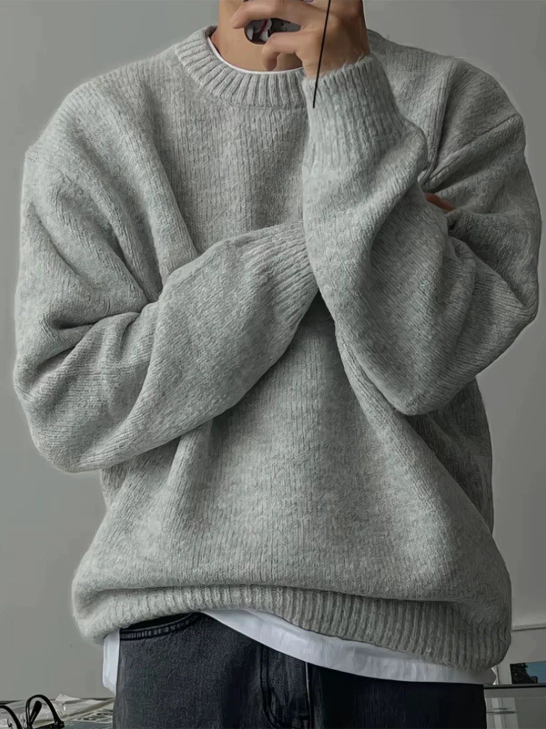 라이트 그레이 라운드넥 니트웨어 남성용 가을 캐주얼 루즈핏 편안한 따뜻한 이너웨어 스웨트셔츠 부드러운 단색 긴팔