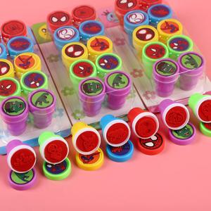 10-30개 스파이더맨과 그의 놀라운 친구들 스탬프 파티 선물 스파이더맨 테마 씰 어린이 소년 생일 파티 기념품 선물