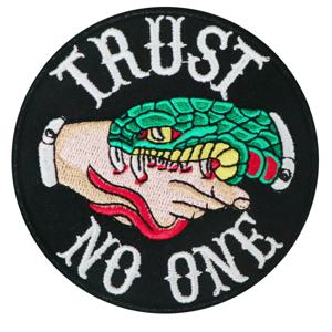 1개입 '신뢰하라' 자수 패치, 배신에 대한 영감을 주는 배지, DIY 선물, 옷, 모자, 재킷, 트러커 모자에 다리미로 붙이는 패치