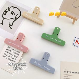 1pcs 깔끔하고 깨끗한 자기 종이 클립 레트로 컬러 자석 클램프 홀더 냉장고 파일 문서 메모 사무실 학교 F7132