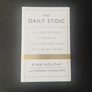 라이언 홀리데이의 일일 스토익(The Daily Stoic) 지혜, 인내, 그리고 삶의 예술에 대한 366가지 명상 책 라이브로스