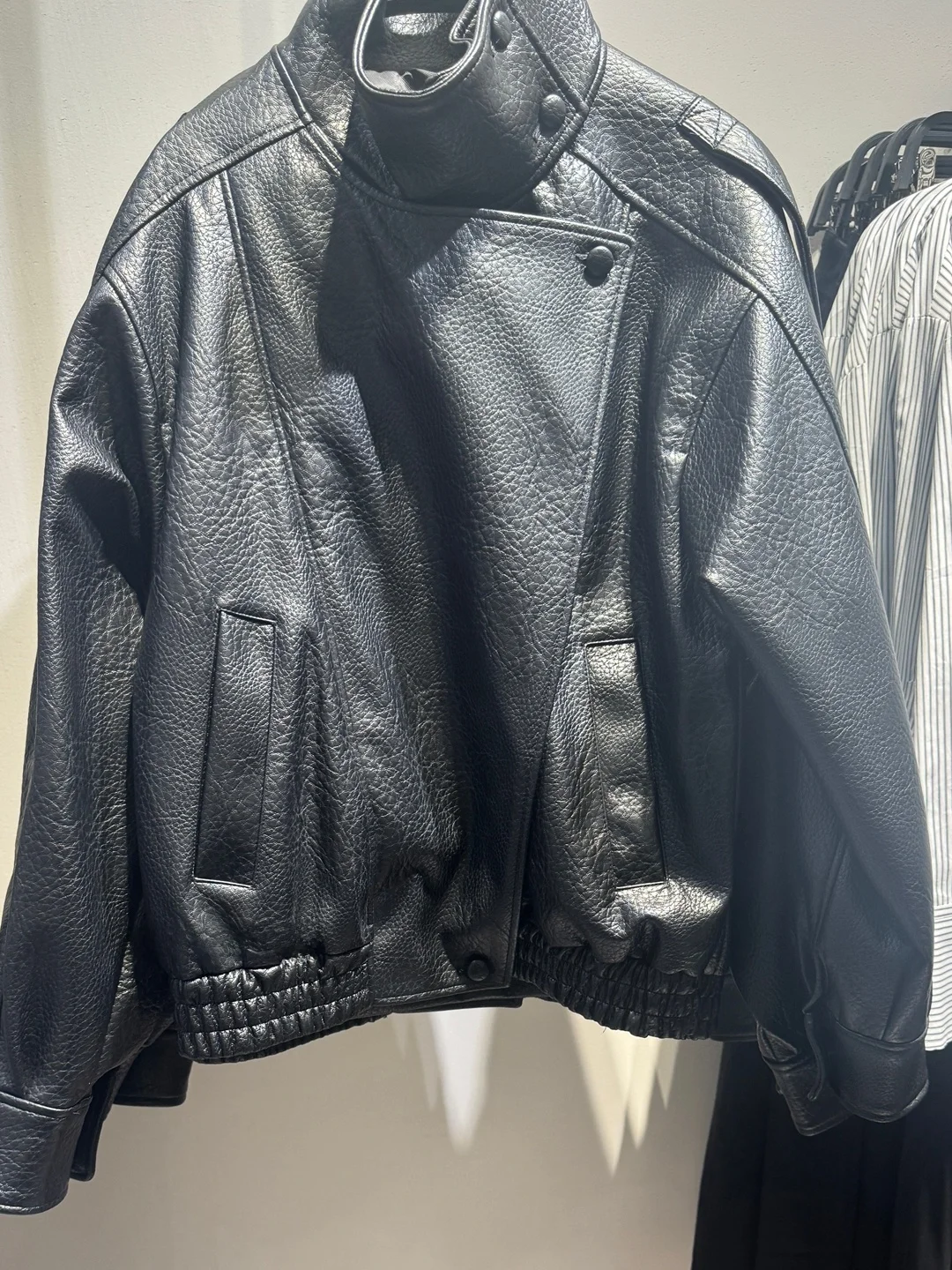 ZARluvip 긴팔 스탠드 칼라 인조 가죽 재킷 오토바이 스타일 여성용 아우터 캐주얼 스트레이트 컷 겨울 신상품