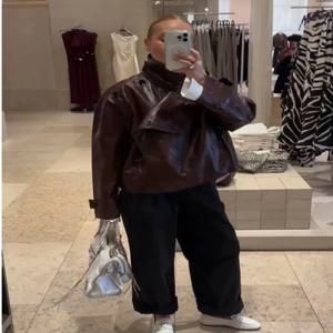 레트로 PU 가죽 숏 재킷 여성용 신상 디자인 스탠드 칼라 슬래시 버튼 재킷 여성용 2025 가을 클래식 시크 스트리트 아우터웨어