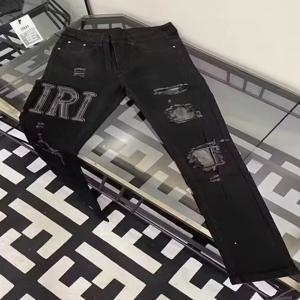 AM 팬츠 가죽 패치워크 슬림핏 남성 청바지 하이 스트리트 스타일 캐주얼 데님 반바지 편안하고 부드러운 봄 패션 홀 디자인