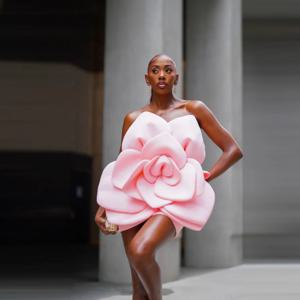 3D 플로럴 프롬 드레스 무릎 위 길이 파티 드레스 섹시한 오프 숄더 레이어드 미니 프롬 가운 플라워