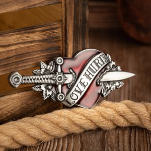 심장 버클을 통과하는 화살표, 서양식 심플한 남성 참신 벨트 버클의 추세, 바이킹 아메리칸 스타일은 매트일 수 있습니다