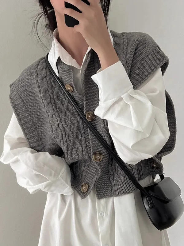 루즈핏 니트 베스트 여성용 2025 가을 신상 트위스트 디자인 민소매 아우터웨어 트렌디한 라운드넥 숏 기장