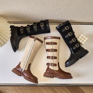 여자를위한 어린이 높은 부츠 2024 가을 겨울 새로운 패션과 편안한 영국 스타일 캐주얼 다목적 유행 가죽 신발