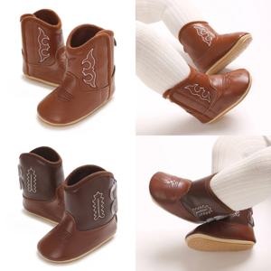 민족 스타일 수 놓은 데님 베이비 부츠 신생아를위한 부드러운 밑창 짧은 운동화 가을 유행 첫 단계 신발