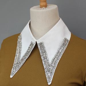 고품질의 고급스러운 페이크 칼라. 디럭스 버전. 반짝이는 칼라. 레트로한 핸드 임베디드 다이아몬드. 여성용 장식. 봄에는,
