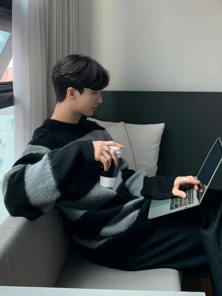 한국 스타일 스트라이프 남성 스웨터 라운드넥 오버사이즈 루즈핏 캐주얼 긴팔 니트 셔츠 가을 겨울