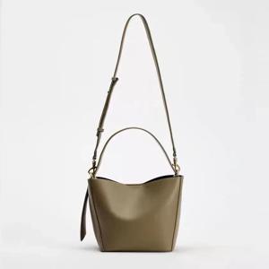 유행하는 버킷 모양 숄더백 여성 핸드백 신상 가을 겨울 컬렉션 싱글 스트랩 마그네틱 버클 잠금 캐주얼