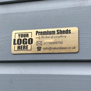 무료 맞춤형 강철 금속 태그 비즈니스 ID 플레이트 맞춤형 새겨진 모든 텍스트 로고 이름 플라크 및 사서함/문 표지판