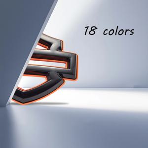 1/2pcs 금속 오토바이 연료 탱크 배지 로고 3D 엠블럼 측면 바디 장식 스티커 크리 에이 티브 장식 스티커 수정 된 액세서리