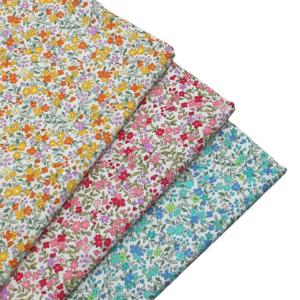 드레스와 의류를 만들기 위한 145x50cm 포플린 원단, 작은 신선한 꽃무늬, 목가적 스타일, 프린트 면, 여름 재봉 천