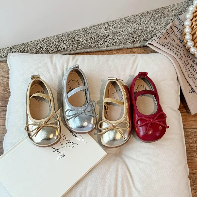 2024 봄 & 가을 소녀를위한 어린이 작은 가죽 신발 한국 소녀의 부드러운 단독 활 안티 슬립 패션 공주 싱글 신발