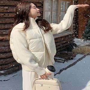 여성용 시크한 짧은 흰색 면 재킷 따뜻함과 우아함을 겸비한 디자인 겨울 아우터 코트 스타일리시한 미니멀리스트 트렌드세터