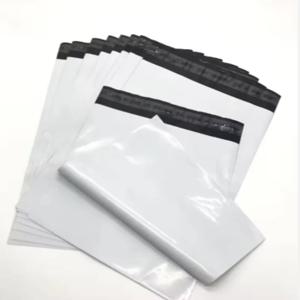 많은 수량의 흰색 자가 접착식 씰 택배 봉투, 특급 우편 봉투, 보관용 우편 플라스틱 포장 파우치 (특급 배송용)