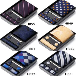 8cm 남성용 넥타이 선물세트. 정장 예복이나 비즈니스 행사에 적합하며, 선물로도 훌륭합니다.