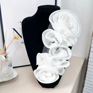 새로운 3D 꽃 장식 DIY 바느질 Applique 접힌 수제 꽃 패치 가슴 꽃 드레스 액세서리