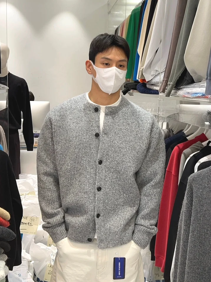 동대문 니트 가디건 남성용 라운드넥 버튼업 스웨트셔츠 아우터웨어 울 자켓 텍스처 트렌디 루즈핏 캐주얼 통기성