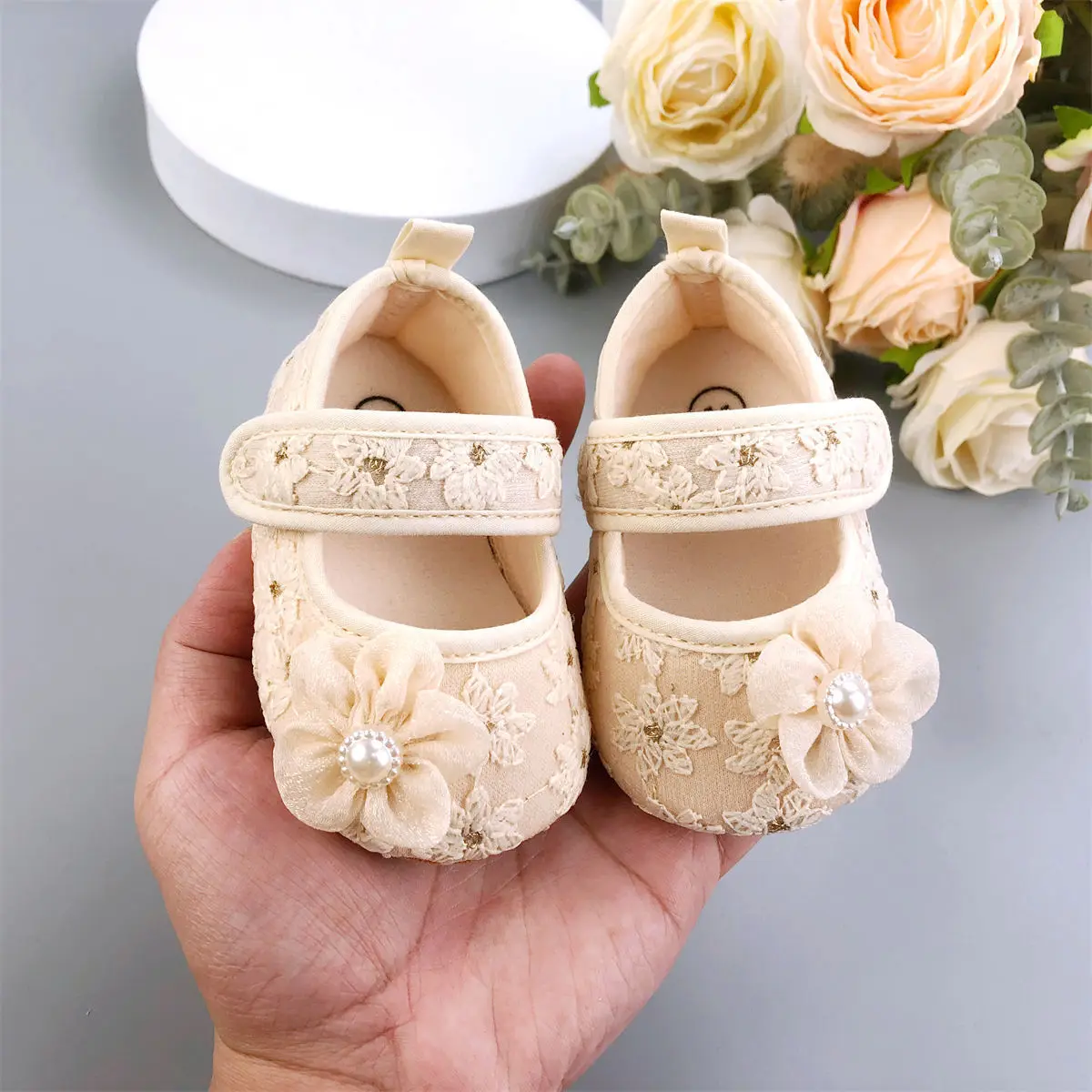 봄과 여름 아기 부드러운 밑창 편안한 천 신발 0-12개월 아기 공주 신발 미끄럼 방지 걷기 신발