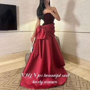 NFYN 레드 백 지퍼 댄스 파티 드레스 Strapless 민소매 정장 가운 새틴 A 라인 3D-Bow 이브닝 드레스 حزب فساتين 맞춤형