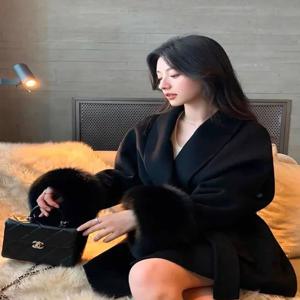 캐주얼 솔리드 컬러 스카프 칼라 모직 코트 패셔너블 캐주얼 싱글 브레스티드 포켓 루즈 아우터 2025 신상 하이스트리트 재킷