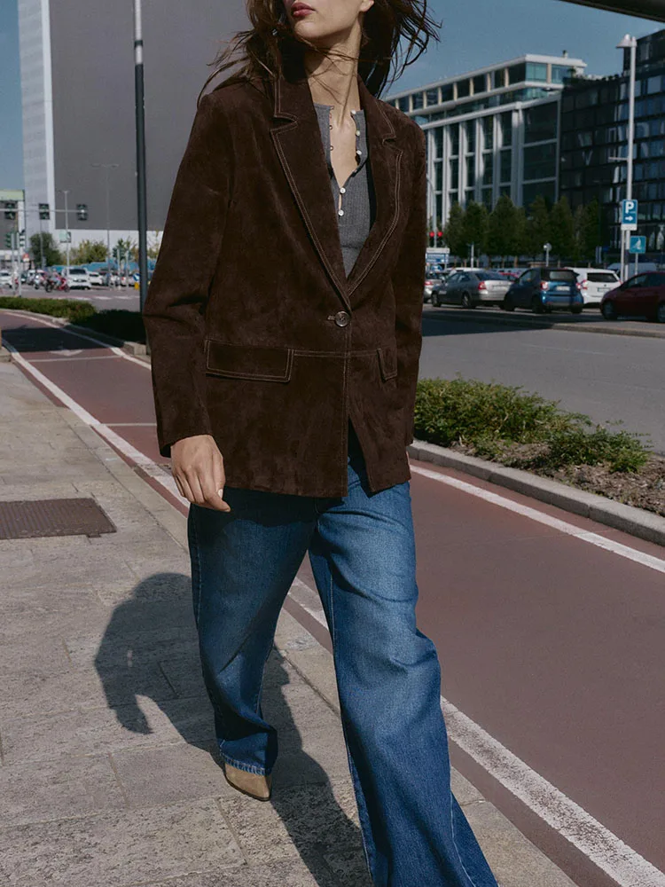 세련된 스윗 레더 스트레이트 레그 수트 재킷 신상품 2025 가을 여성 캐주얼 출퇴근 스타일 긴팔 코트