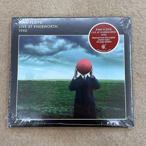 핑크 플로이드 라이브 앳 크네브워스 1990 CD - 전설적인 프로그레시브 록 라이브 앨범 - 팬들을 위한 장대한 사운드스케이프와 역사적인 공연