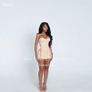 Qanz 섹시 미니 프롬 드레스 시크 레이스 아플리케 백리스 드레스 생일용 럭셔리 여성용 무릎 위 드레스 맞춤형