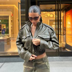 Suninheart 겨울 인조 가죽 봄버 재킷 여성용 짧은 지퍼 프론트 라펠 아우터웨어 다중 포켓 따뜻한 재킷