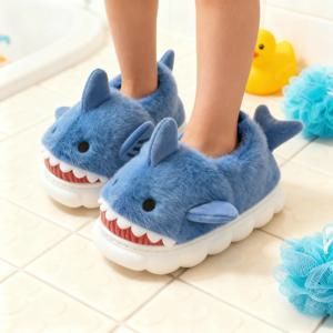 어린이 슬리퍼 하우스 신발 상어 겨울 신발 어린이를위한 따뜻한 코튼 모피 미끄럼 방지 부드러운 바닥 블루 오렌지 신발 사이즈 24-36