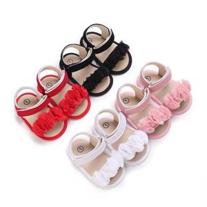실내 사용에 적합한 귀여운 꽃이 달린 봄과 여름용 귀여운 부드러운 밑창의 아기 샌들, 미끄럼 방지 및 통기성
