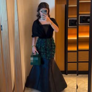 맞춤형 단순 Charmeuse 구슬 장식 트럼펫 v 넥 롱 드레스 맞춤형 행사 파티 드레스 절묘한